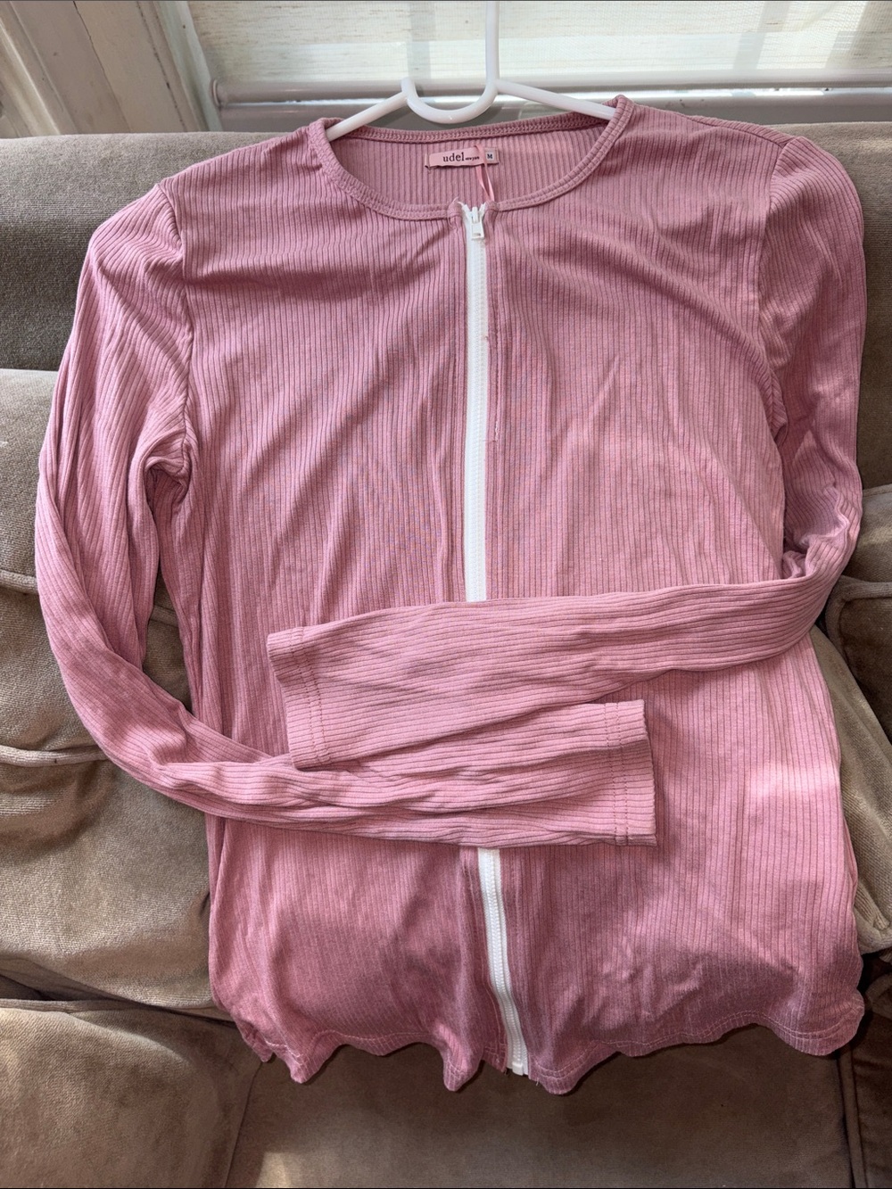 Odelia Ribbed Zip-Up Long Sleeve Top in Dusty Pink